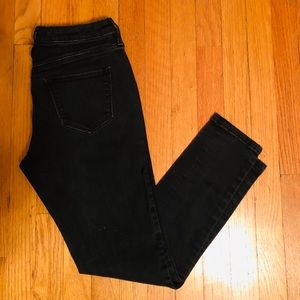 Black skinny jeans